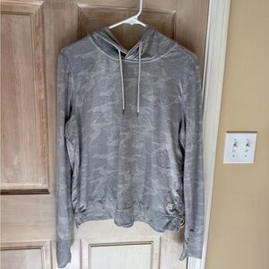 Woman’s Vuori Clothing Halo Essential Hoodie